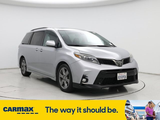 2018 Toyota Sienna SE