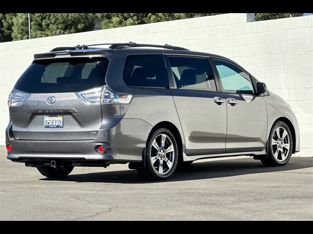 2018 Toyota Sienna 