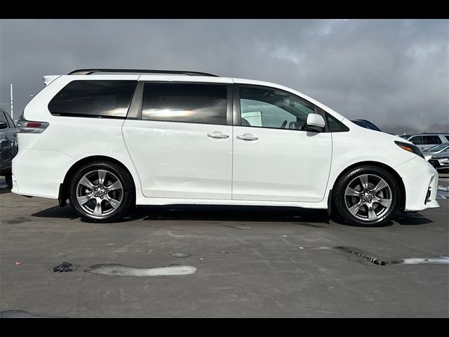 2018 Toyota Sienna SE