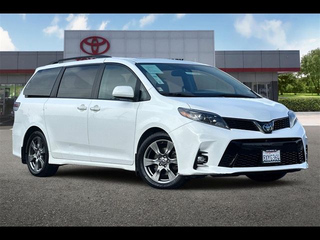 2018 Toyota Sienna SE