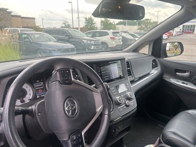 2018 Toyota Sienna SE