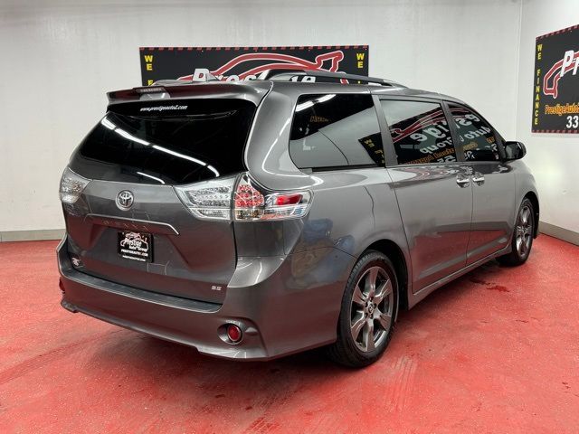2018 Toyota Sienna SE