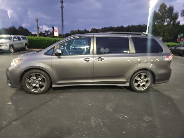 2018 Toyota Sienna 