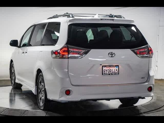 2018 Toyota Sienna SE