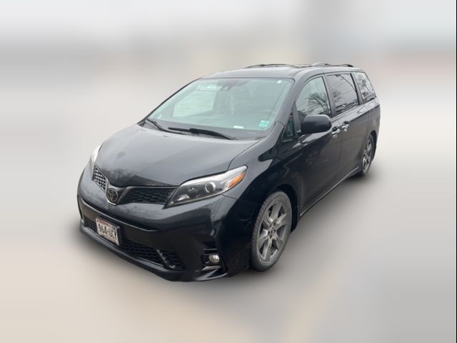 2018 Toyota Sienna 