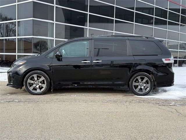 2018 Toyota Sienna 