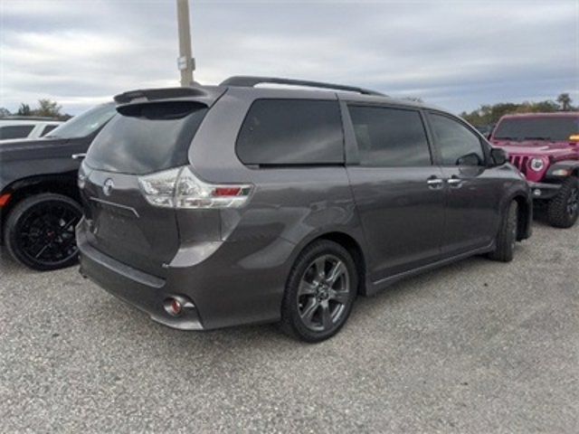 2018 Toyota Sienna SE