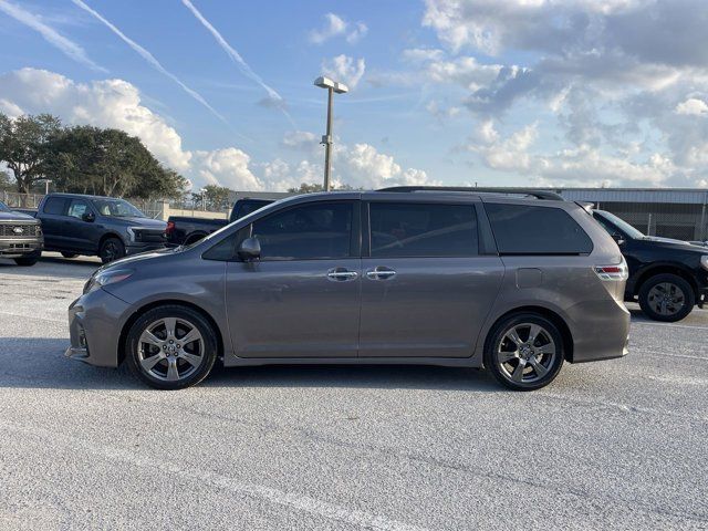 2018 Toyota Sienna SE