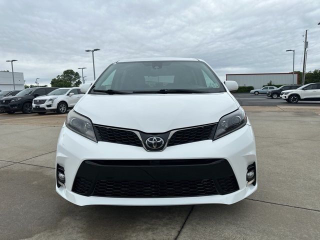 2018 Toyota Sienna 