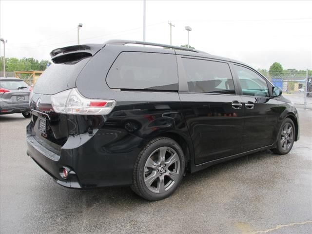 2018 Toyota Sienna SE