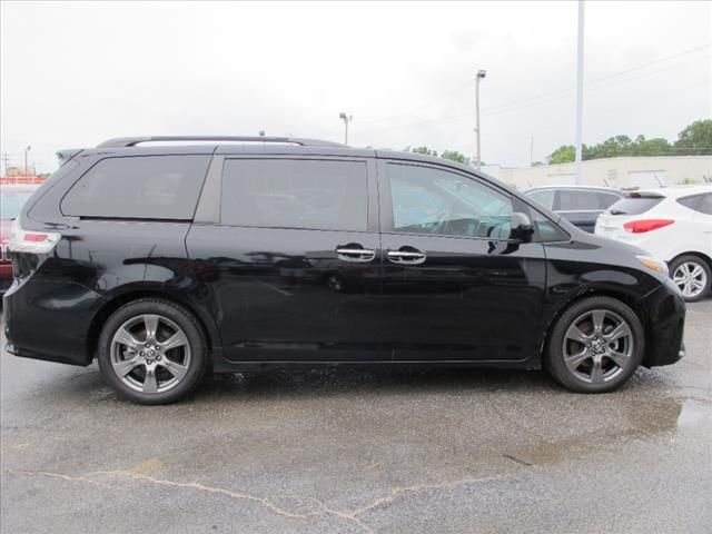 2018 Toyota Sienna SE