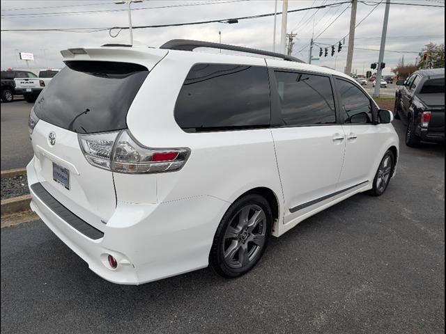 2018 Toyota Sienna SE Premium