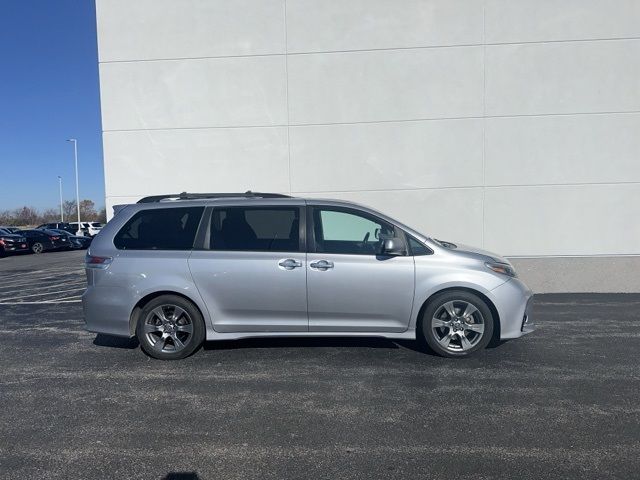 2018 Toyota Sienna SE Premium