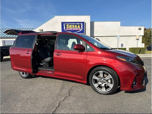 2018 Toyota Sienna SE Premium