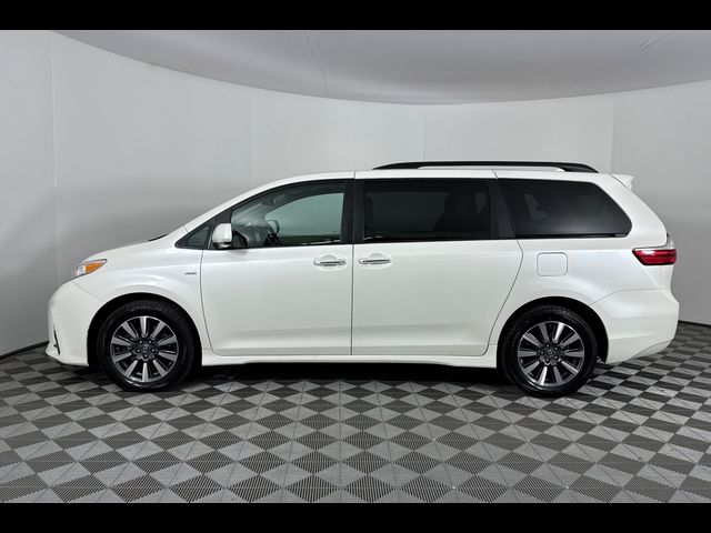 2018 Toyota Sienna 