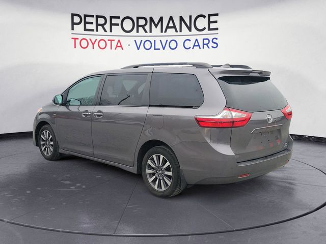 2018 Toyota Sienna XLE