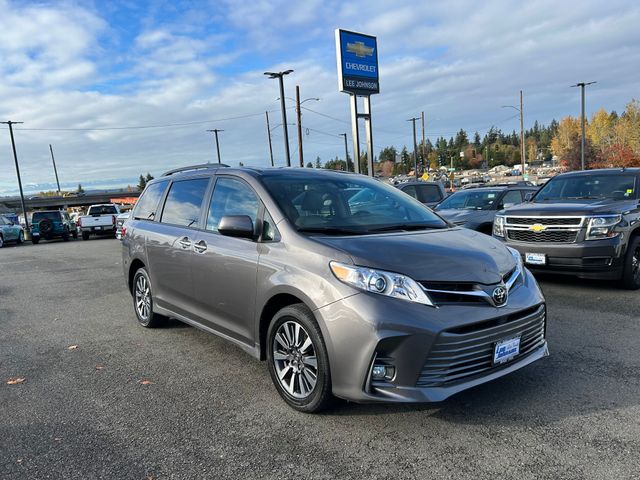 2018 Toyota Sienna XLE