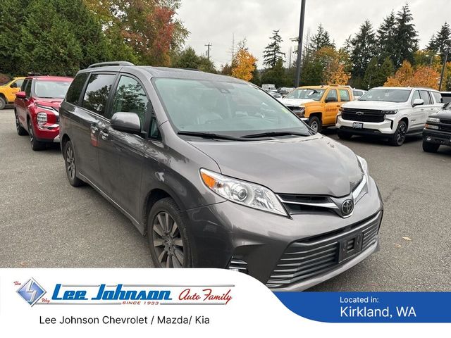 2018 Toyota Sienna XLE