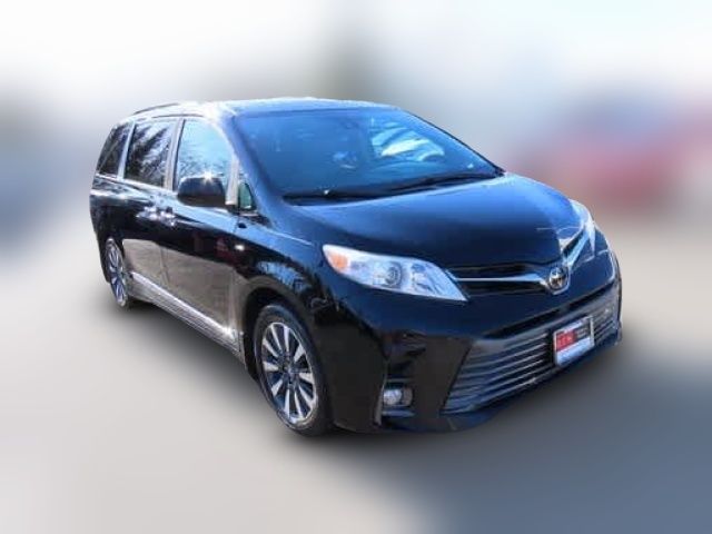 2018 Toyota Sienna XLE