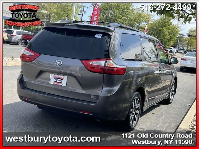 2018 Toyota Sienna XLE