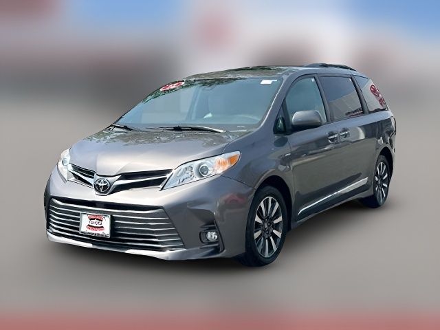 2018 Toyota Sienna XLE