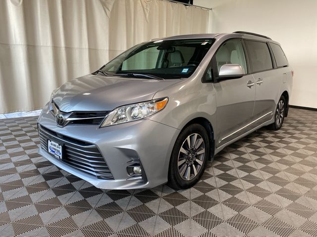 2018 Toyota Sienna 