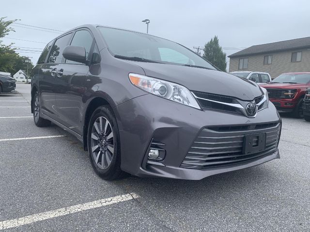 2018 Toyota Sienna XLE