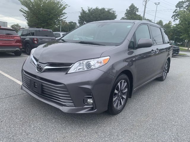 2018 Toyota Sienna XLE