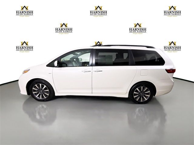 2018 Toyota Sienna XLE