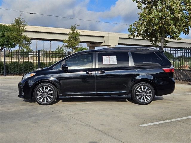 2018 Toyota Sienna 