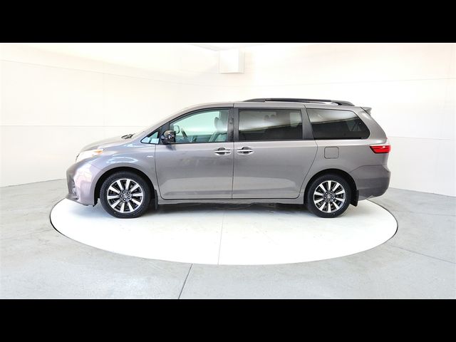 2018 Toyota Sienna 