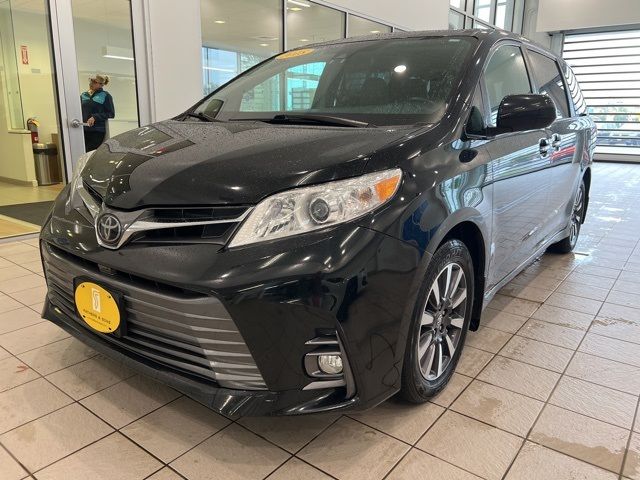 2018 Toyota Sienna 