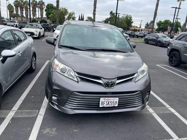 2018 Toyota Sienna XLE