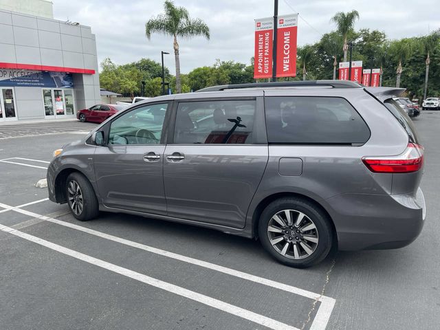 2018 Toyota Sienna XLE