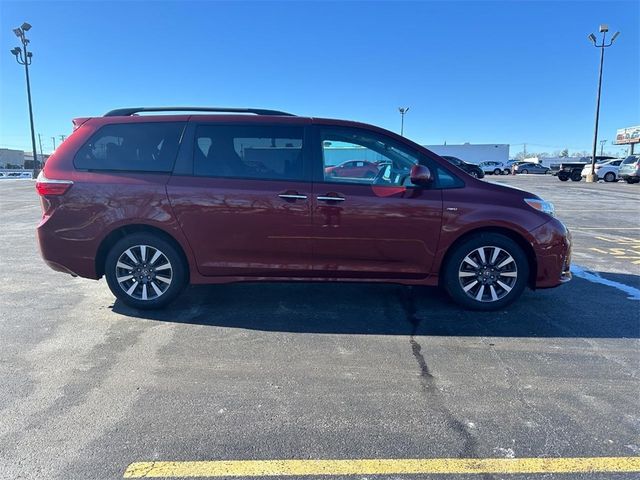 2018 Toyota Sienna XLE