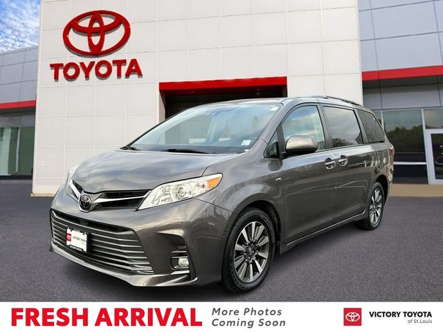 2018 Toyota Sienna XLE