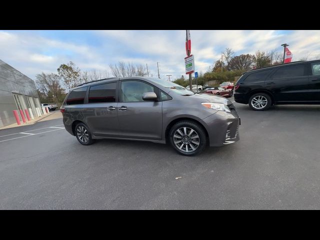 2018 Toyota Sienna XLE