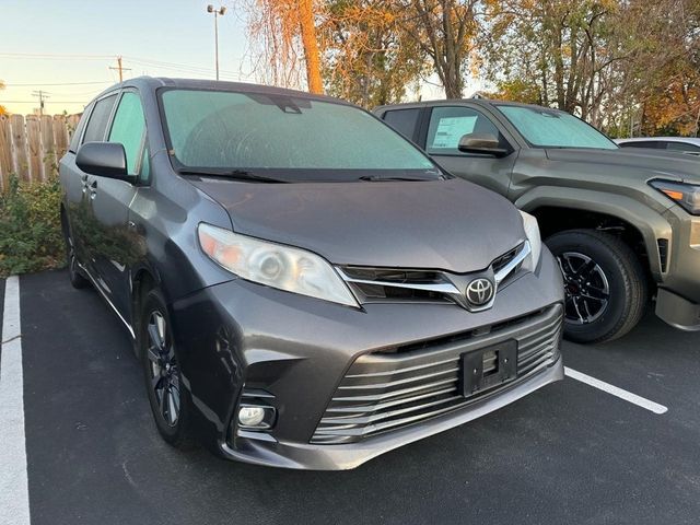 2018 Toyota Sienna XLE