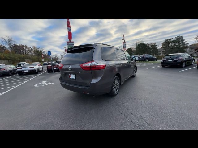 2018 Toyota Sienna XLE