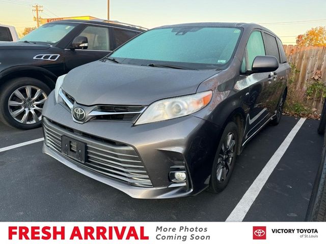 2018 Toyota Sienna XLE