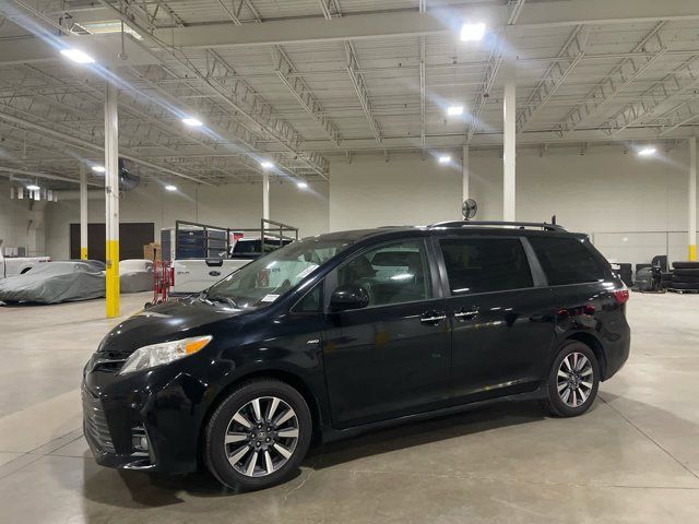 2018 Toyota Sienna XLE