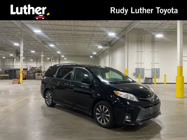 2018 Toyota Sienna XLE