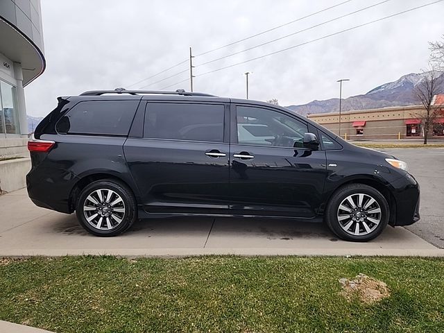 2018 Toyota Sienna XLE