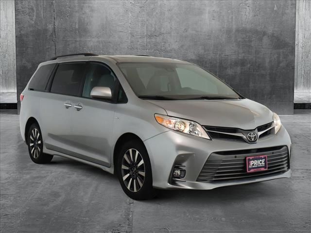 2018 Toyota Sienna XLE Premium