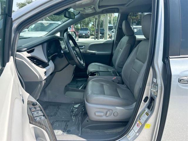 2018 Toyota Sienna XLE