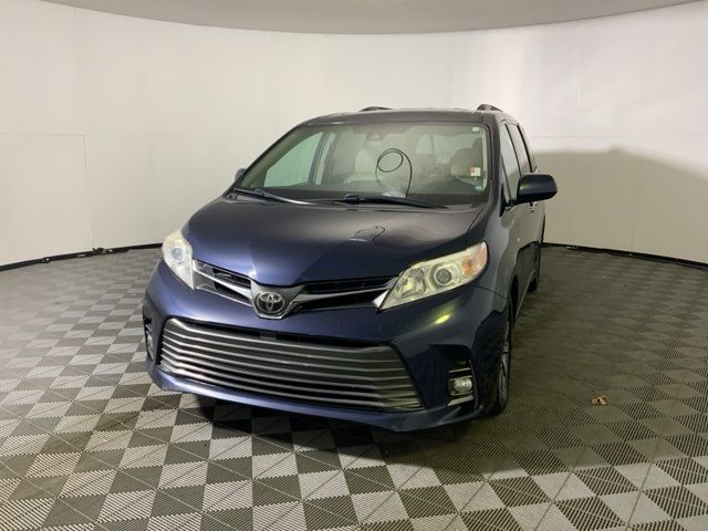 2018 Toyota Sienna XLE