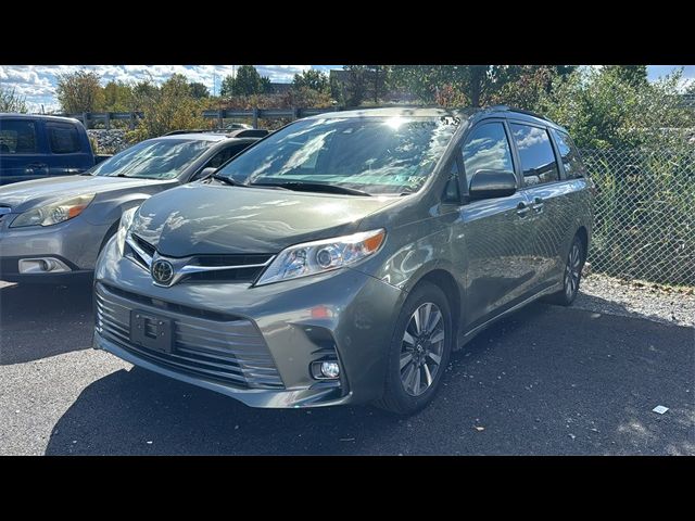 2018 Toyota Sienna 