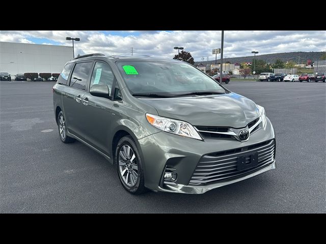 2018 Toyota Sienna 