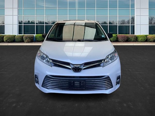 2018 Toyota Sienna XLE