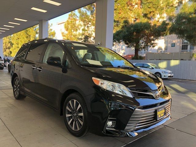 2018 Toyota Sienna XLE